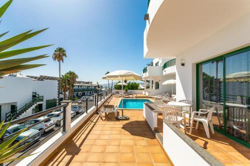 Apartamentos Los Quiqueres Puerto del Carmen  Bagian luar foto