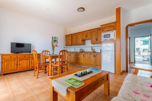 Apartamentos Los Quiqueres Puerto del Carmen  Bagian luar foto