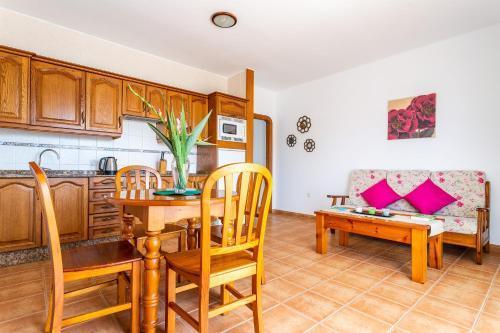 Apartamentos Los Quiqueres Puerto del Carmen  Bagian luar foto