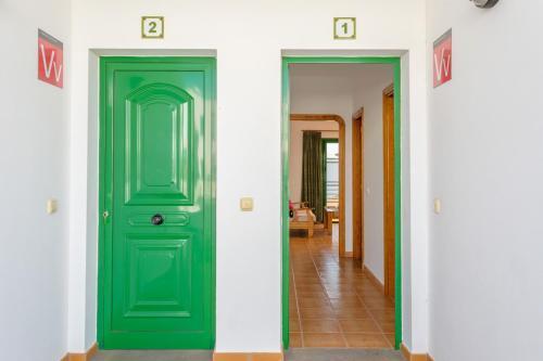 Apartamentos Los Quiqueres Puerto del Carmen  Bagian luar foto