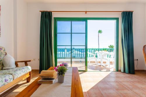 Apartamentos Los Quiqueres Puerto del Carmen  Bagian luar foto