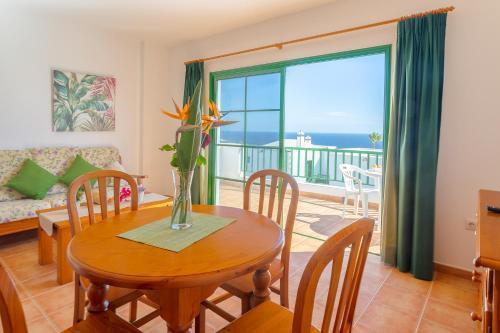 Apartamentos Los Quiqueres Puerto del Carmen  Bagian luar foto