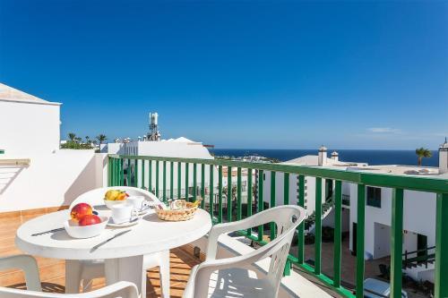 Apartamentos Los Quiqueres Puerto del Carmen  Bagian luar foto