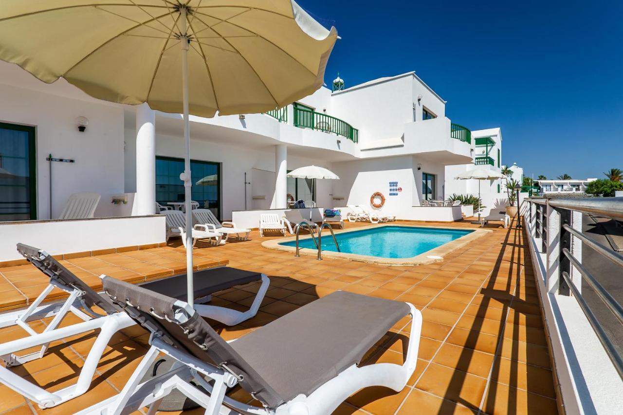 Apartamentos Los Quiqueres Puerto del Carmen  Bagian luar foto